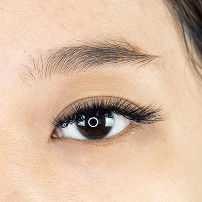 Tanpa Operasi, Wajah Terlihat Lebih Tirus dengan Foxy Eyelash Extension