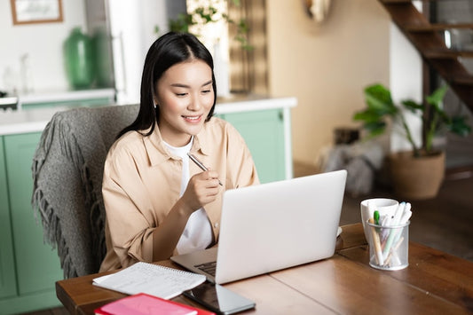 3 Alasan Kamu Harus Belajar Eyelash Extension secara Online