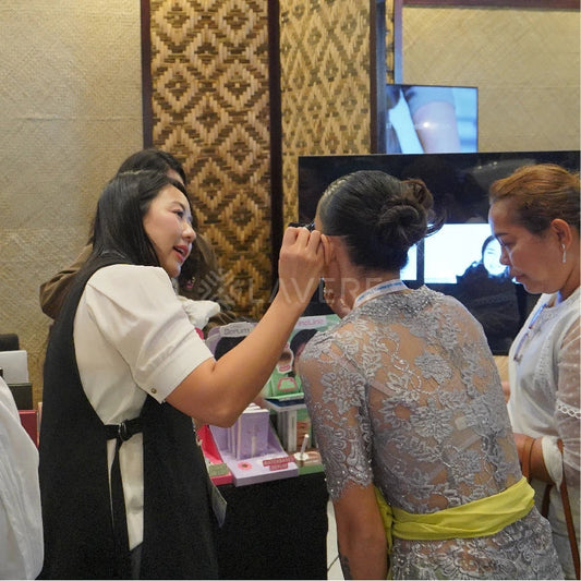  Lavere - keseruan acara di BWB Bali