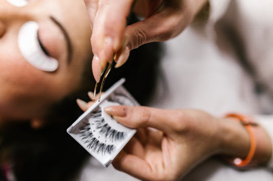 Cara Mengenali Reaksi Reaksi Alergi Terhadap Eyelash Extension